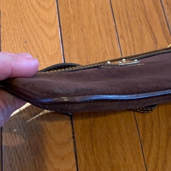 Dooney & Bourke suede brown Zip top Wristlet Wallet ID Holder purse 8” x 4.5” - Picture 4 of 8